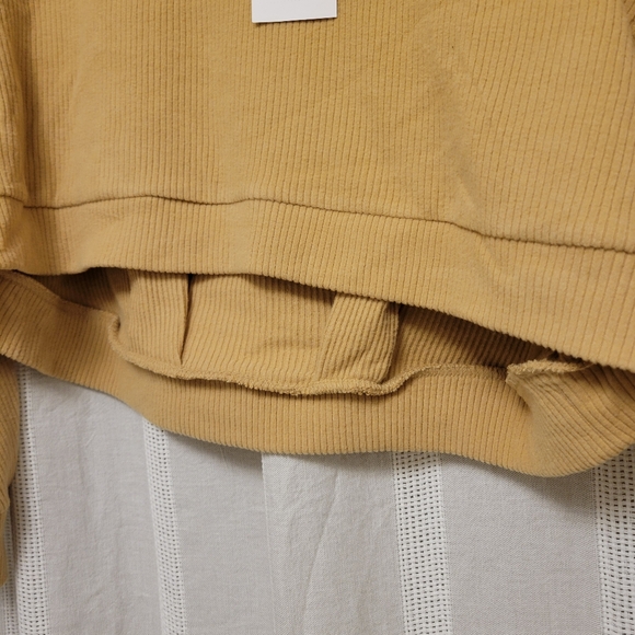 NWT Ingrid+Isabel Maternity Cropped Sweater and Skirt - Picture 8 of 13